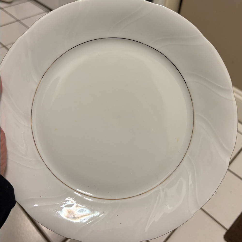 Elegant White and Gold Dinner Plates, Set of Eight